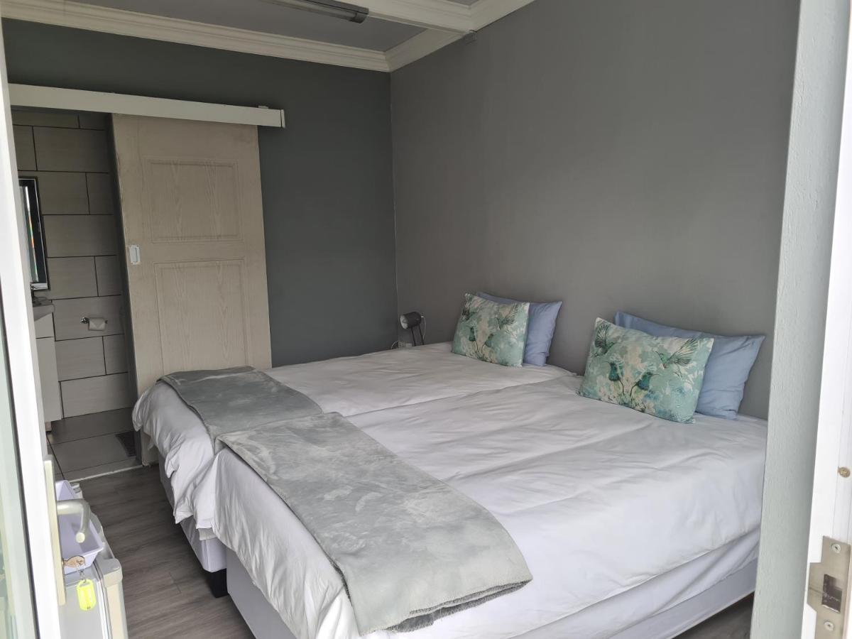 Berry Lane Guesthouse Kroonstad Extérieur photo